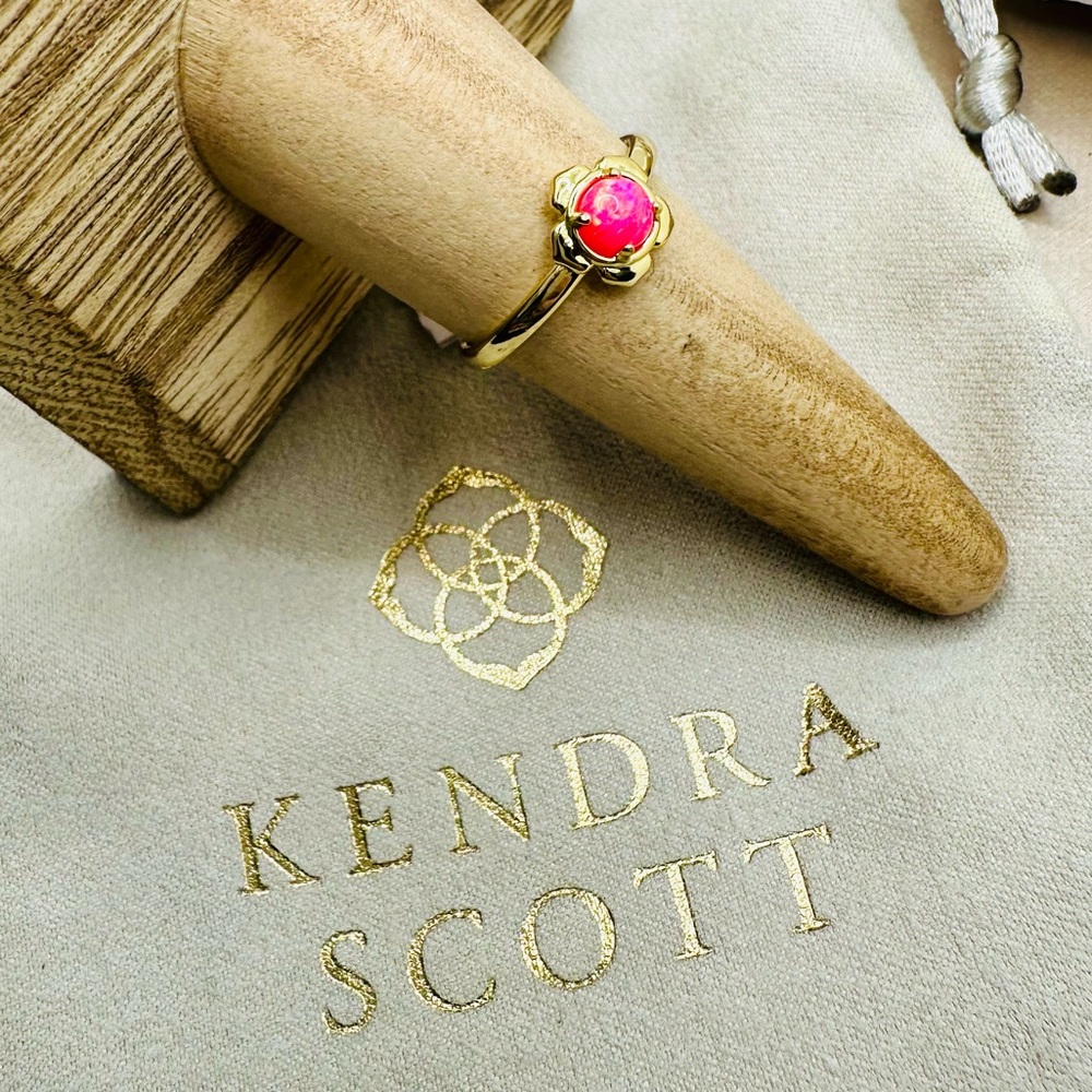 NEW! Kendra Scott Hot Pink Kyocera Opal Susie Gold Band Ring - Picture 8 of 16